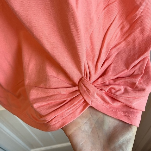 Nwot Belle by Kim Gravel Twist front Tee PEACH Large - Picture 3 of 7
